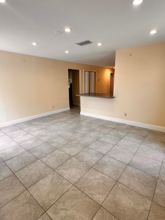 For Rent: $2,200 (3 beds, 2 baths, 1363 Square Feet)