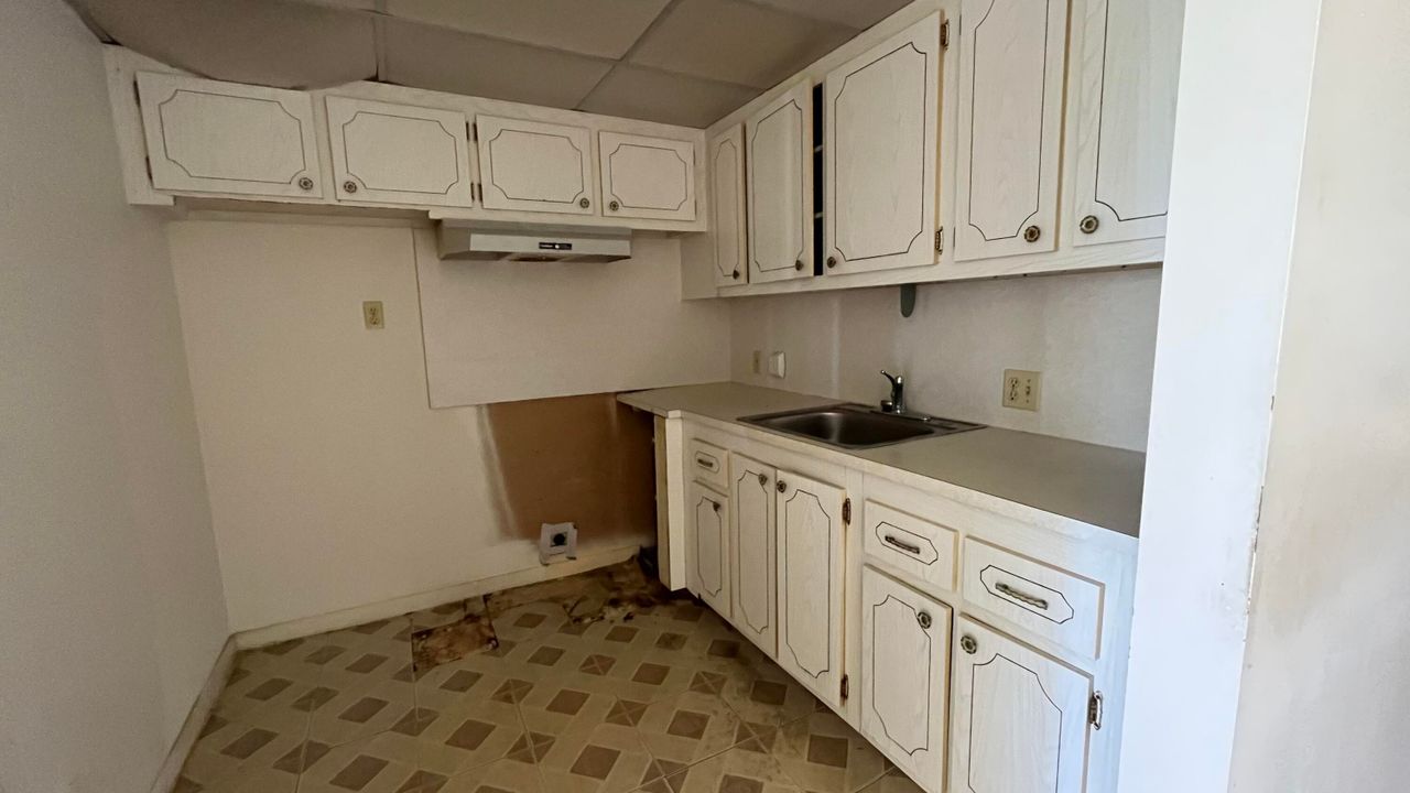 Active With Contract: $89,000 (1 beds, 1 baths, 600 Square Feet)