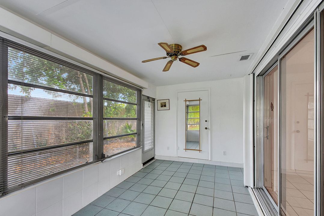 Active With Contract: $169,900 (2 beds, 2 baths, 1088 Square Feet)