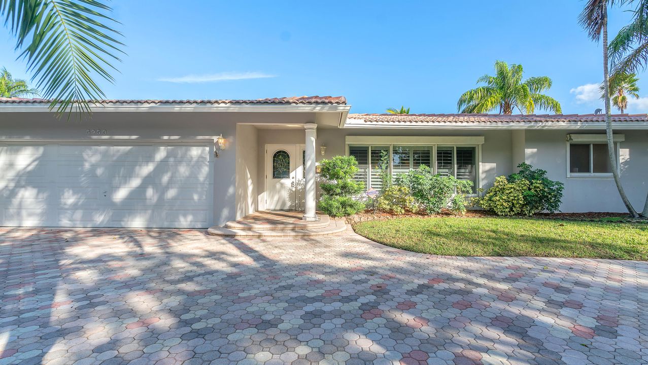 For Sale: $999,900 (4 beds, 3 baths, 1934 Square Feet)