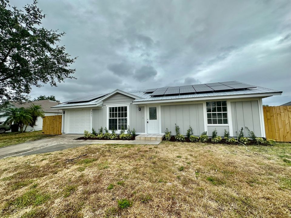 For Sale: $389,900 (3 beds, 2 baths, 1440 Square Feet)