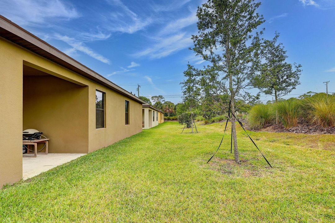 For Sale: $367,000 (3 beds, 2 baths, 1722 Square Feet)