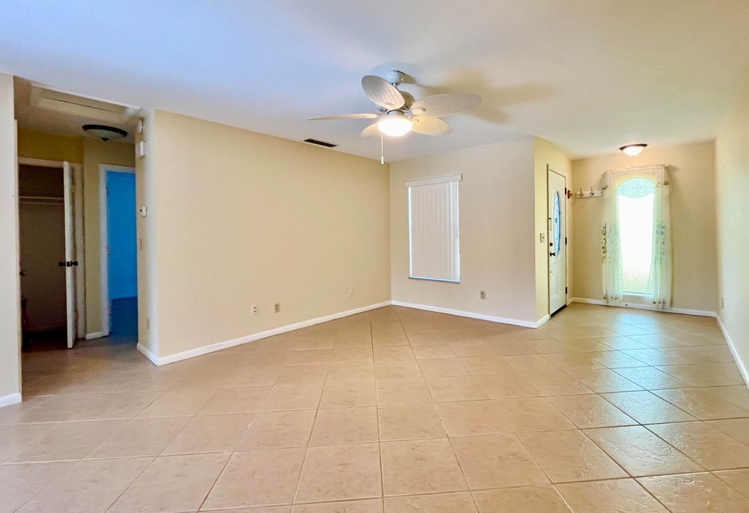 For Sale: $500,000 (2 beds, 2 baths, 952 Square Feet)