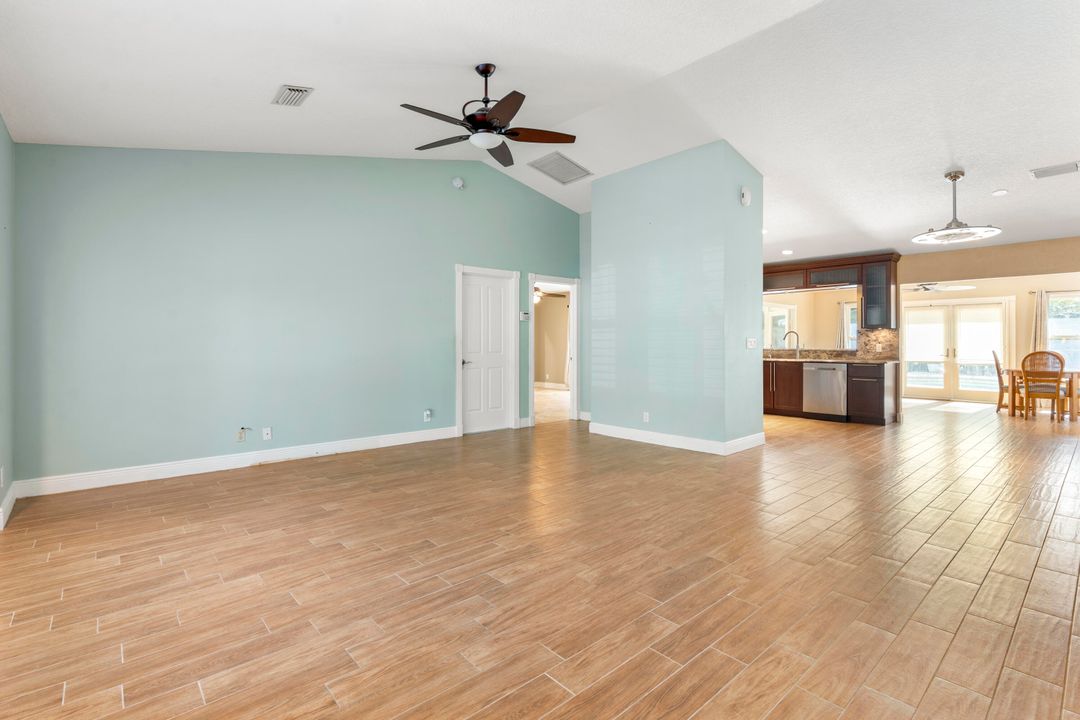 Active With Contract: $800,000 (3 beds, 2 baths, 1823 Square Feet)