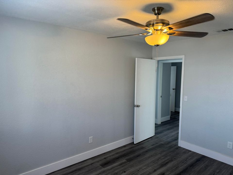 For Sale: $350,000 (3 beds, 2 baths, 1272 Square Feet)