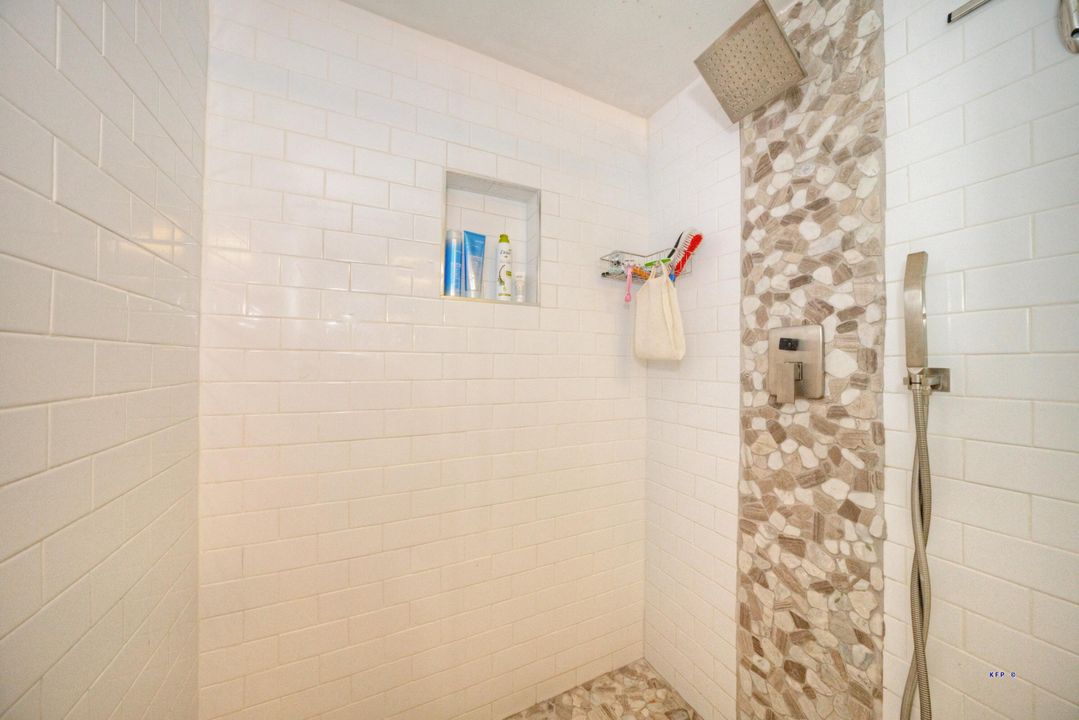 В аренду: $9,000 (2 спален, 2 ванн, 1366 Квадратных фут)