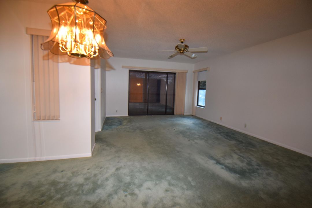 For Sale: $183,990 (2 beds, 2 baths, 1111 Square Feet)