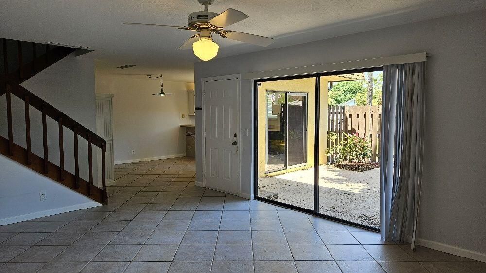 For Rent: $2,500 (2 beds, 2 baths, 1320 Square Feet)