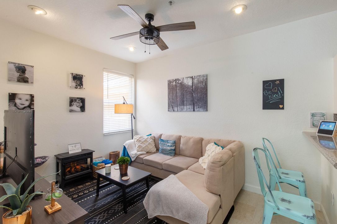 For Sale: $349,000 (3 beds, 2 baths, 1524 Square Feet)
