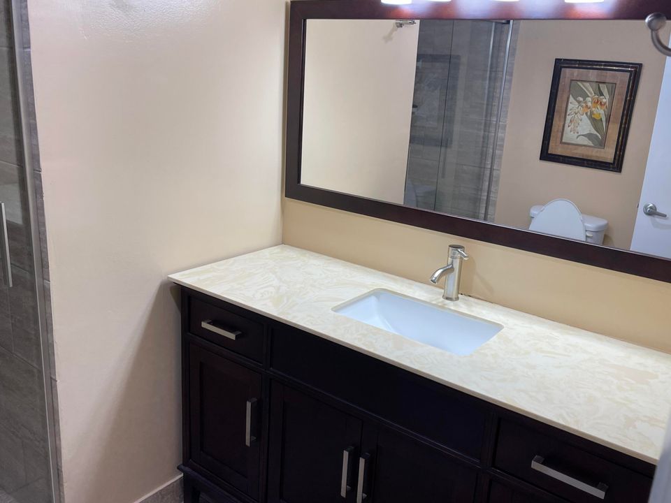For Sale: $289,000 (2 beds, 2 baths, 1050 Square Feet)