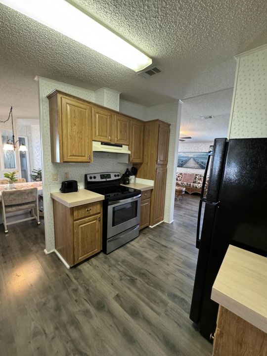 For Sale: $59,000 (2 beds, 2 baths, 1144 Square Feet)