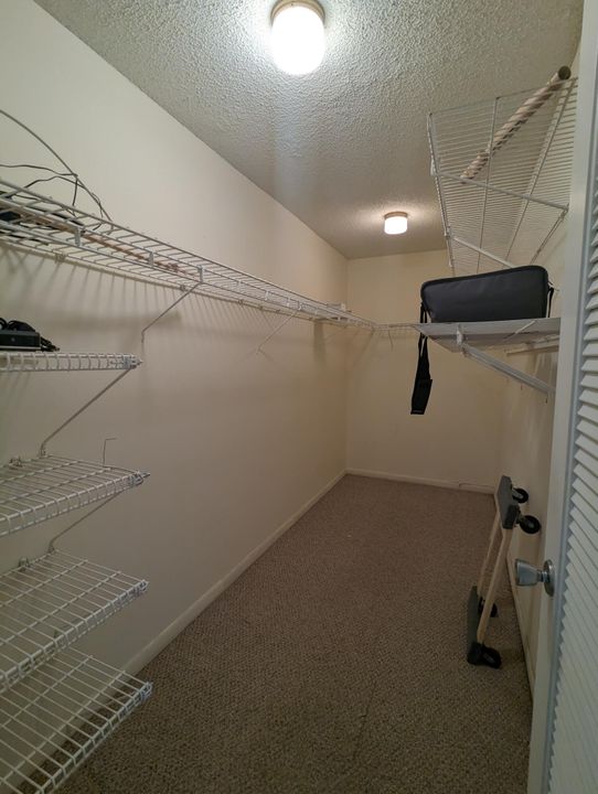 For Sale: $97,500 (1 beds, 1 baths, 842 Square Feet)