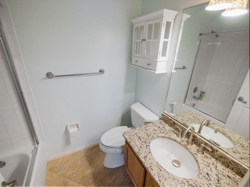 Active With Contract: $2,400 (2 beds, 2 baths, 1178 Square Feet)
