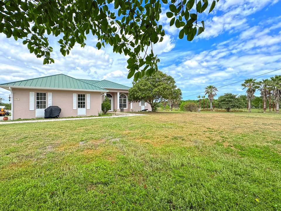 Active With Contract: $1,250,000 (4 beds, 4 baths, 3226 Square Feet)