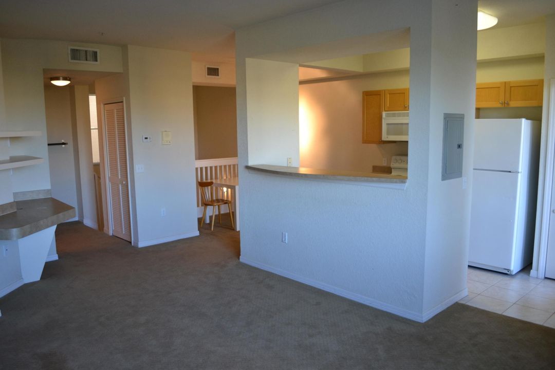 For Rent: $2,050 (1 beds, 1 baths, 900 Square Feet)