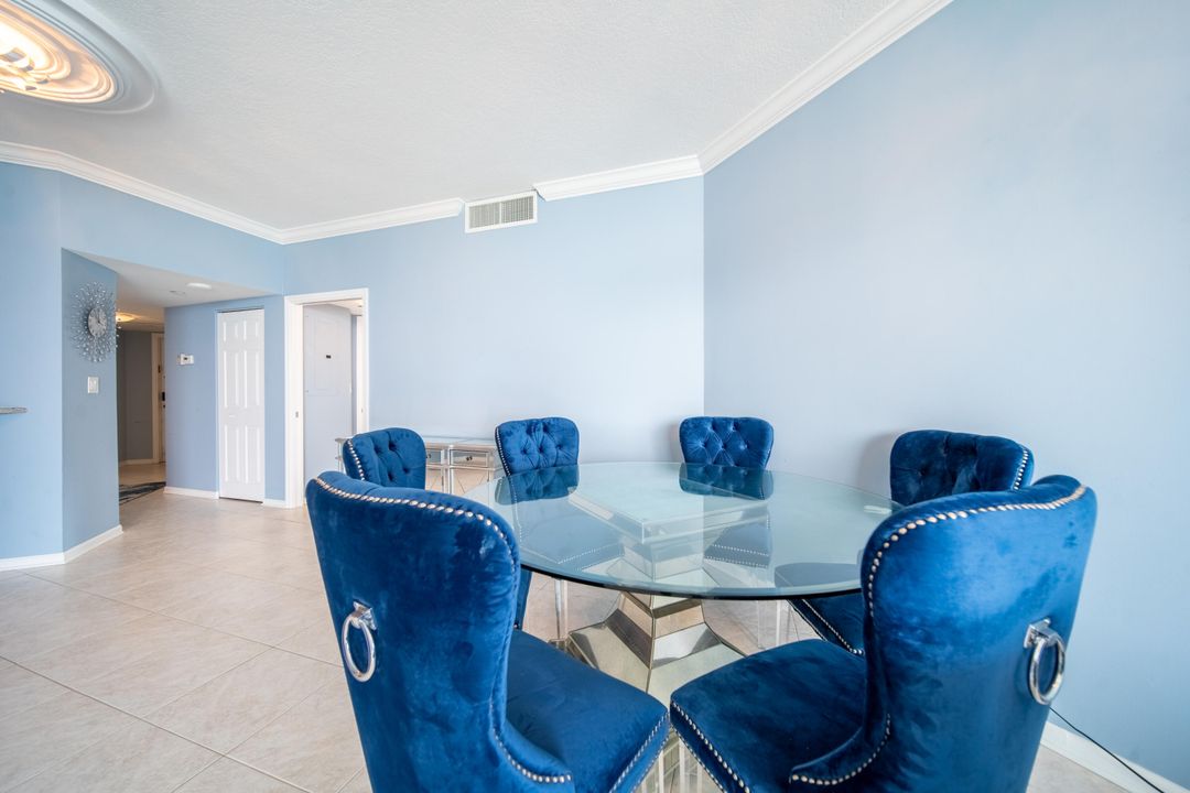 For Sale: $715,000 (2 beds, 2 baths, 1228 Square Feet)