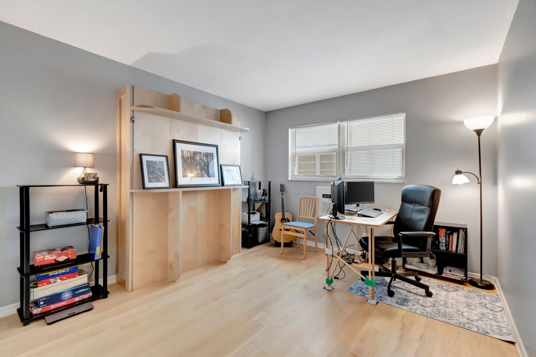 Active With Contract: $249,000 (2 beds, 2 baths, 753 Square Feet)