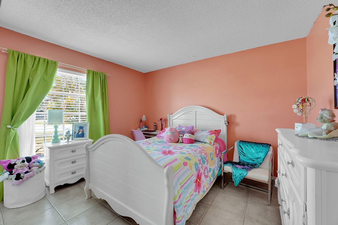 For Sale: $389,000 (3 beds, 2 baths, 1600 Square Feet)