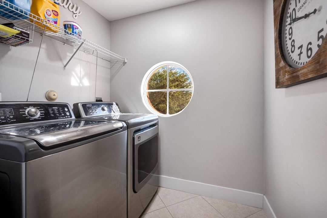 For Sale: $410,000 (2 beds, 2 baths, 1448 Square Feet)