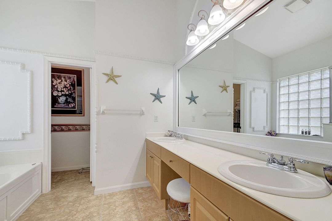 Active With Contract: $524,000 (3 beds, 2 baths, 1798 Square Feet)