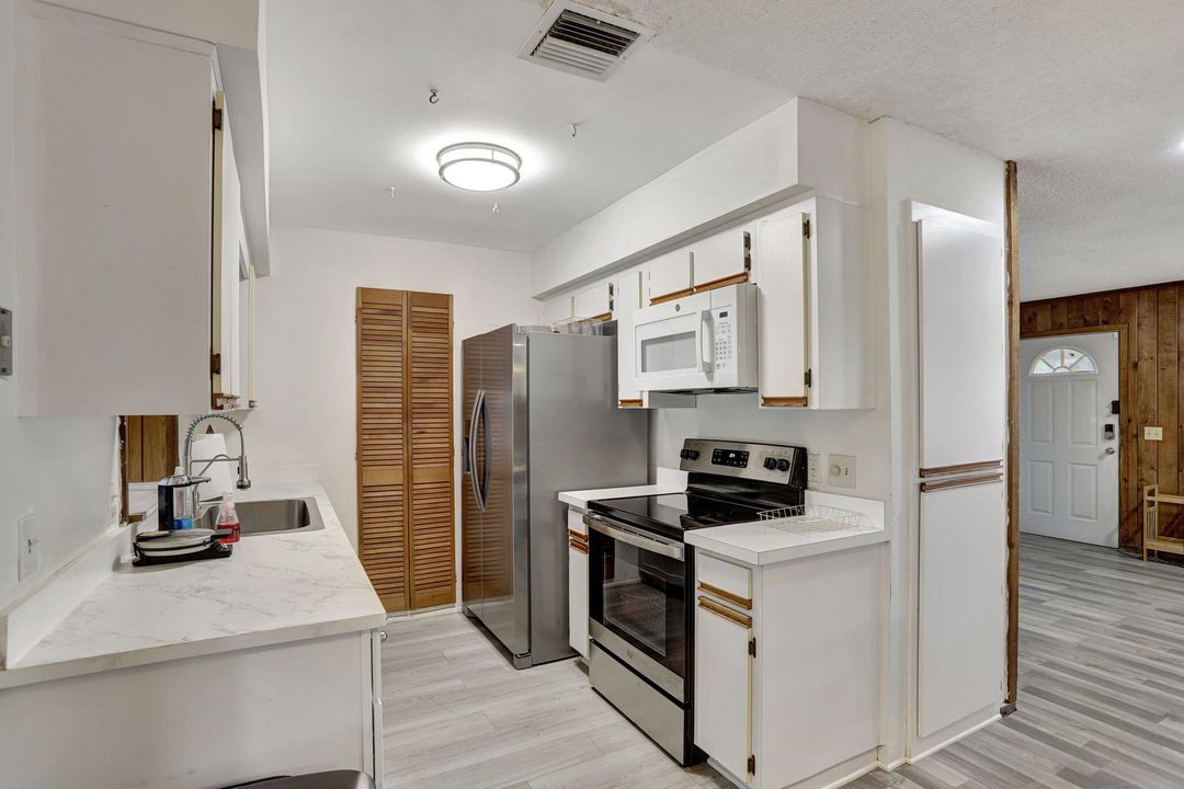 For Sale: $360,000 (3 beds, 2 baths, 1795 Square Feet)