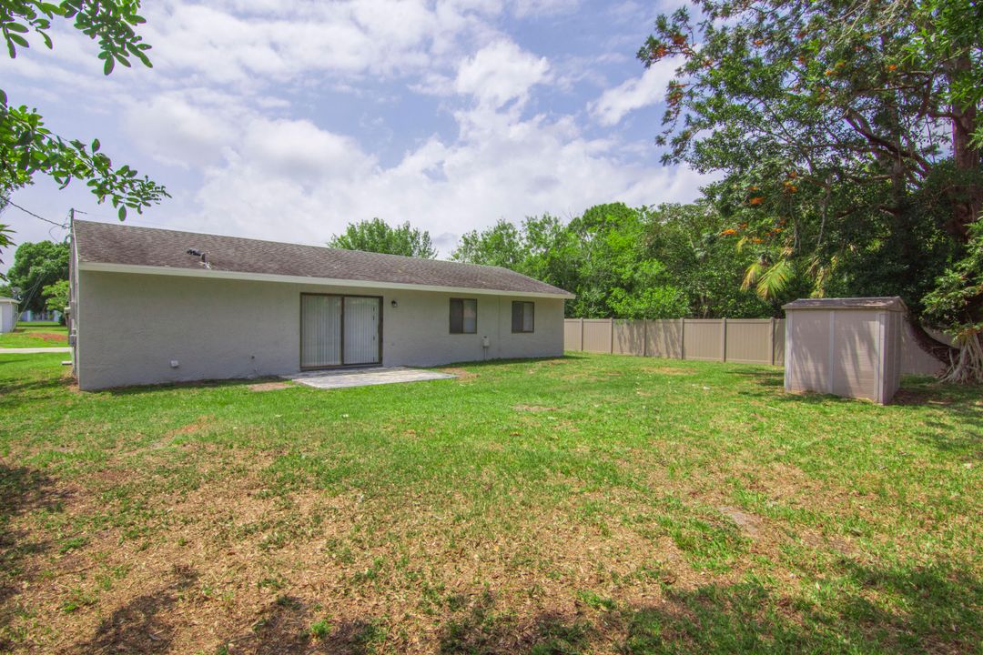 Active With Contract: $2,100 (2 beds, 2 baths, 924 Square Feet)