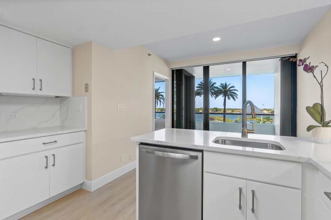 For Sale: $1,950,000 (2 beds, 2 baths, 1927 Square Feet)