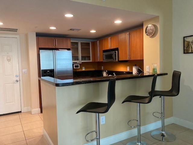 For Rent: $2,950 (2 beds, 2 baths, 1130 Square Feet)