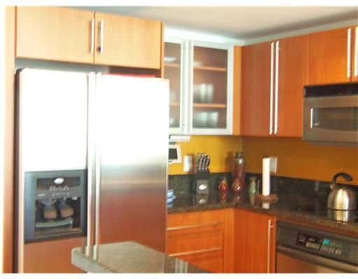 For Rent: $2,950 (2 beds, 2 baths, 1130 Square Feet)