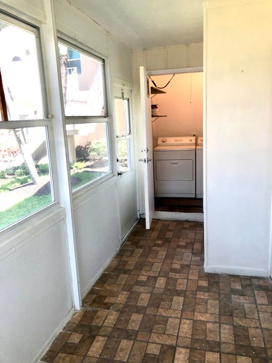 For Rent: $1,950 (2 beds, 2 baths, 910 Square Feet)