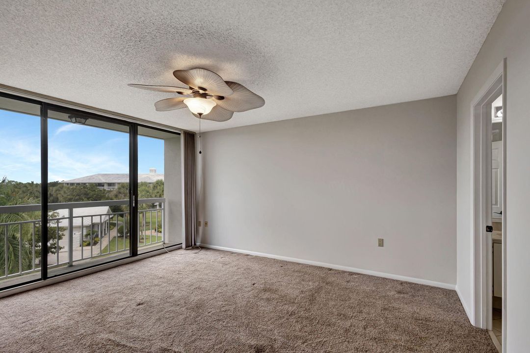 Active With Contract: $274,500 (2 beds, 2 baths, 1385 Square Feet)