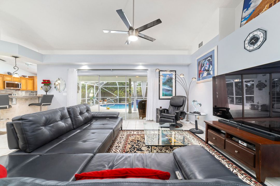 Active With Contract: $449,900 (3 beds, 2 baths, 1886 Square Feet)