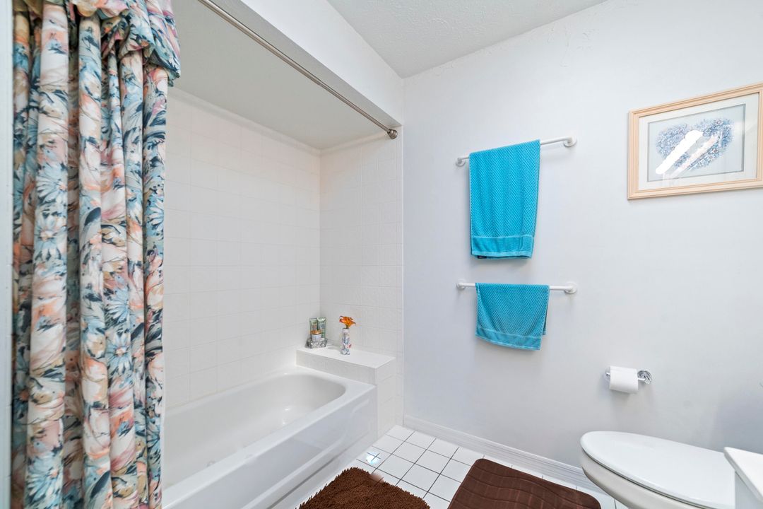 合同活跃: $449,900 (3 贝兹, 2 浴室, 1886 平方英尺)