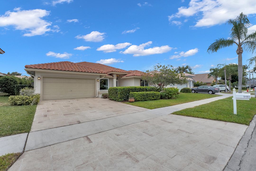 Active With Contract: $995,000 (4 beds, 2 baths, 2114 Square Feet)