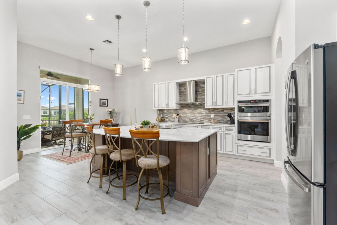 Active With Contract: $910,000 (3 beds, 3 baths, 2772 Square Feet)