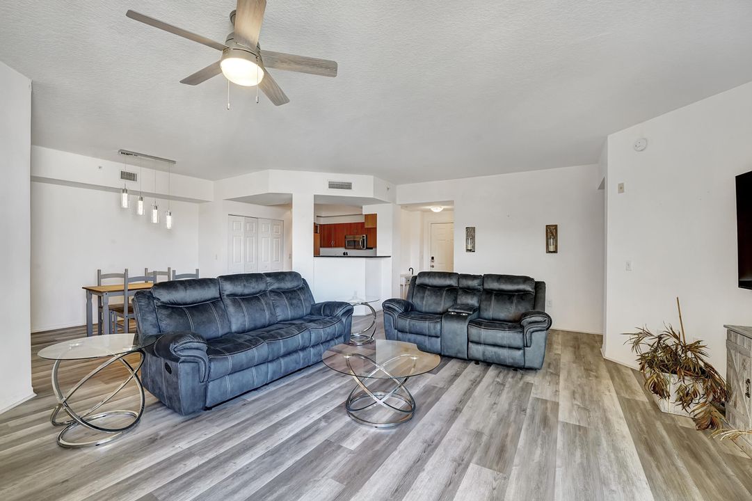 For Sale: $319,000 (2 beds, 2 baths, 1350 Square Feet)