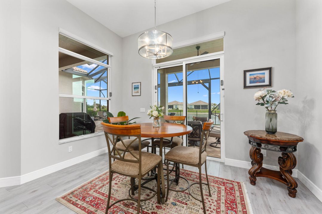 Active With Contract: $910,000 (3 beds, 3 baths, 2772 Square Feet)