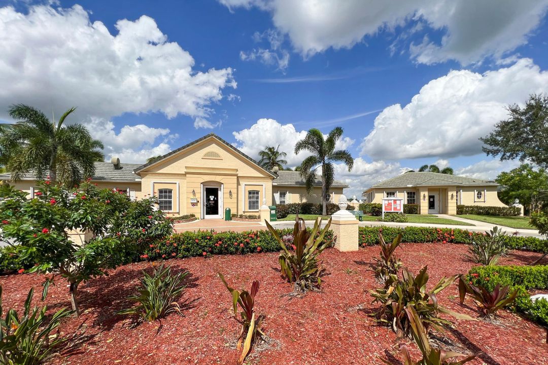 For Sale: $349,900 (3 beds, 2 baths, 1330 Square Feet)