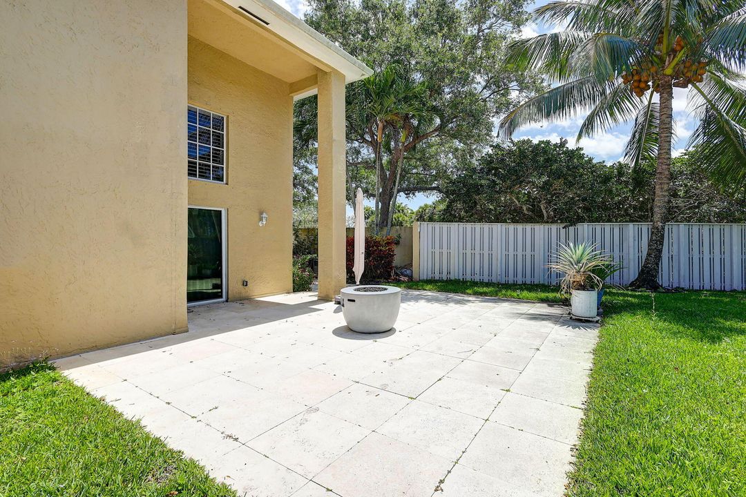 Active With Contract: $3,500 (3 beds, 2 baths, 1725 Square Feet)