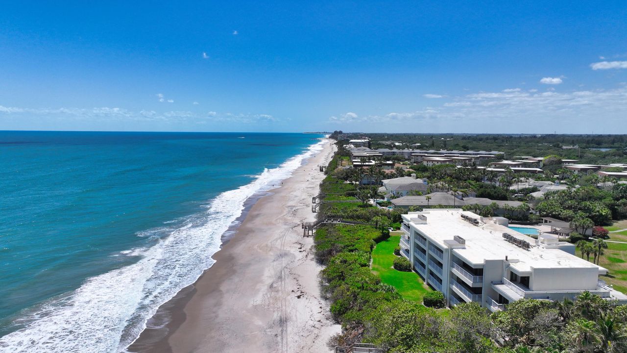 For Sale: $1,475,000 (3 beds, 2 baths, 2353 Square Feet)