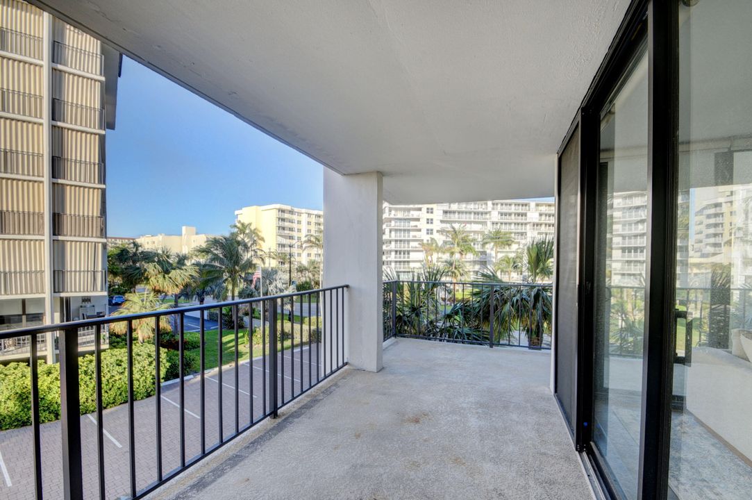 For Sale: $475,000 (2 beds, 2 baths, 1402 Square Feet)