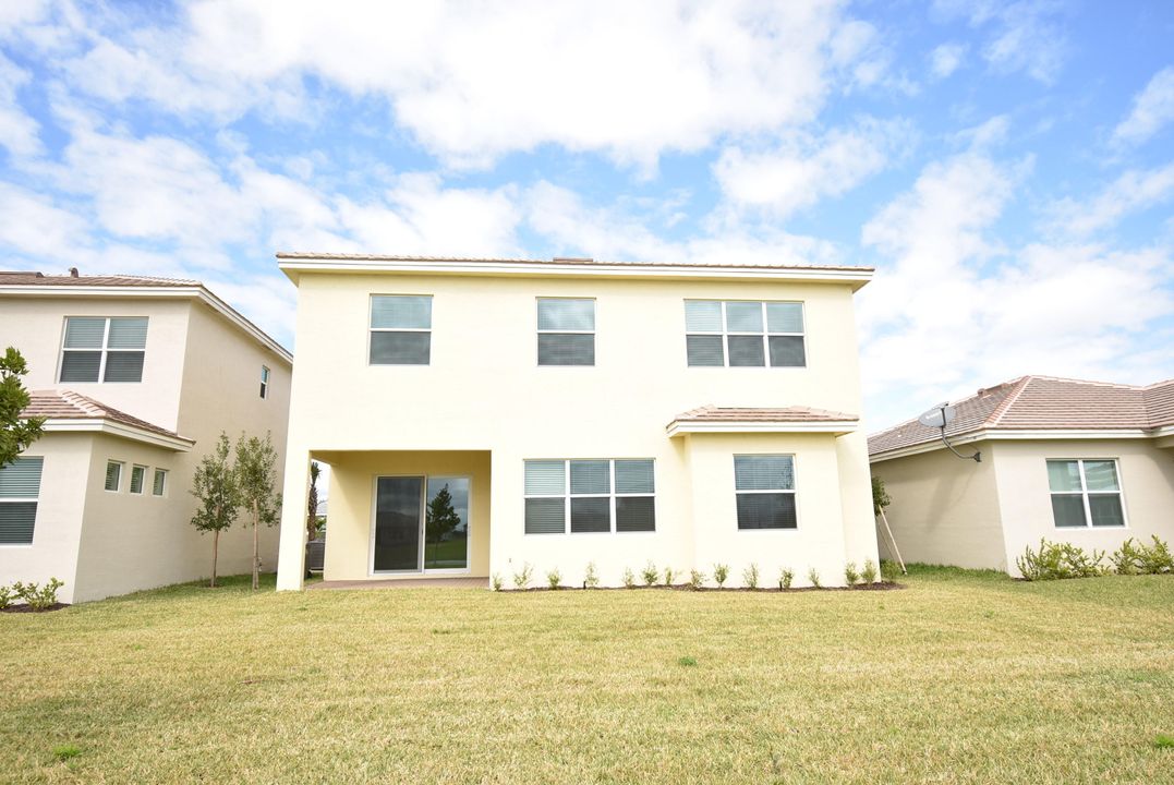 Active With Contract: $3,500 (3 beds, 2 baths, 2806 Square Feet)