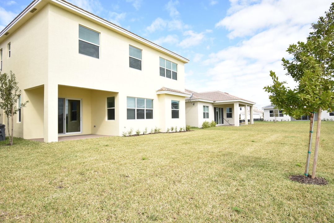 Active With Contract: $3,500 (3 beds, 2 baths, 2806 Square Feet)