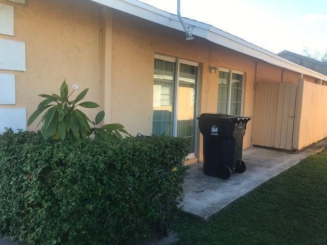 For Rent: $2,750 (4 beds, 2 baths, 1300 Square Feet)