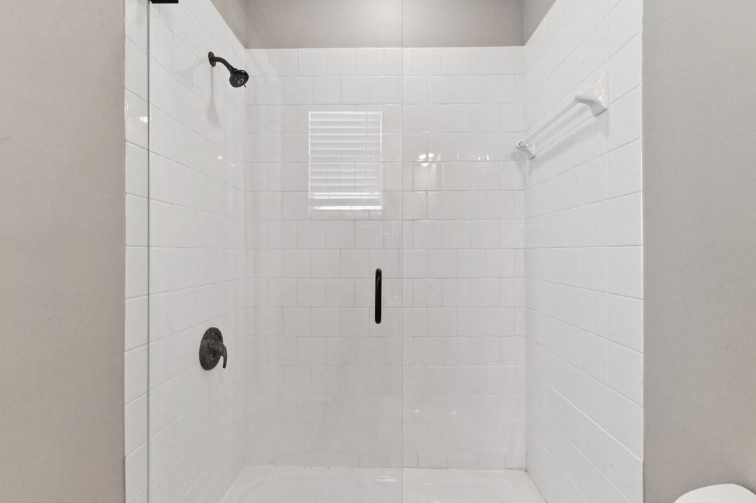 出租: $4,500 (3 贝兹, 3 浴室, 1957 平方英尺)
