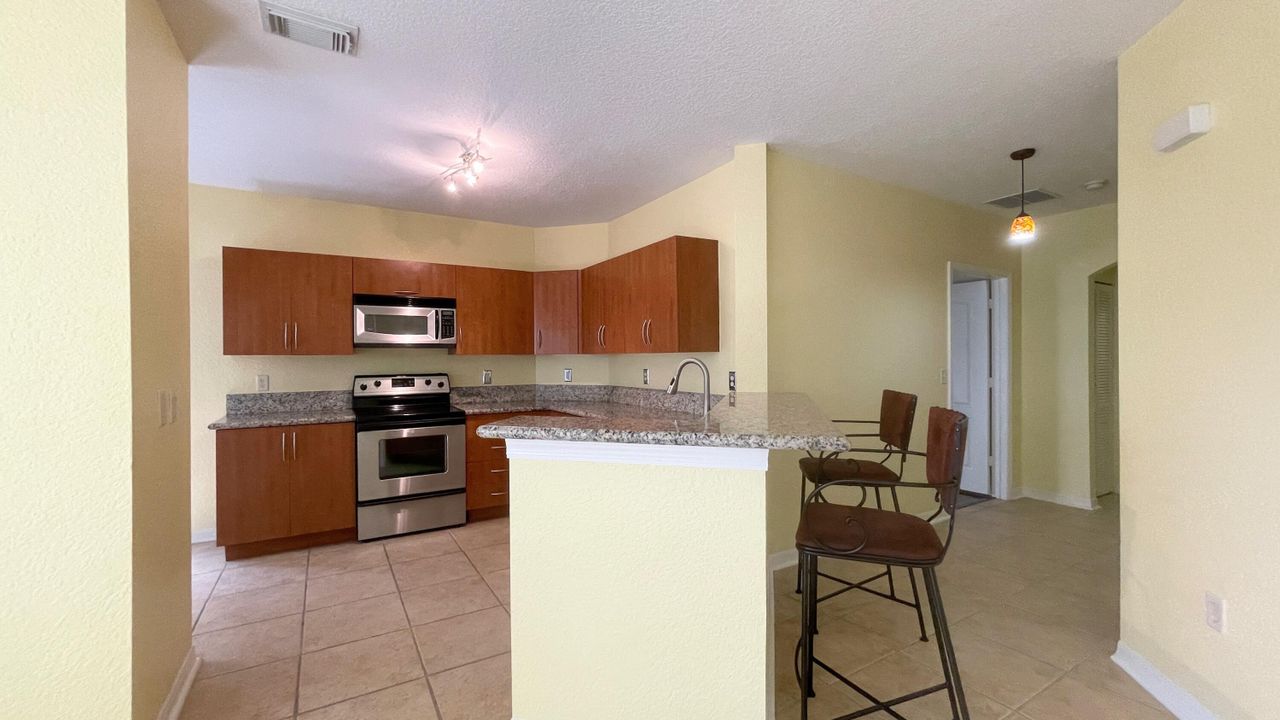 For Rent: $2,200 (3 beds, 2 baths, 1597 Square Feet)