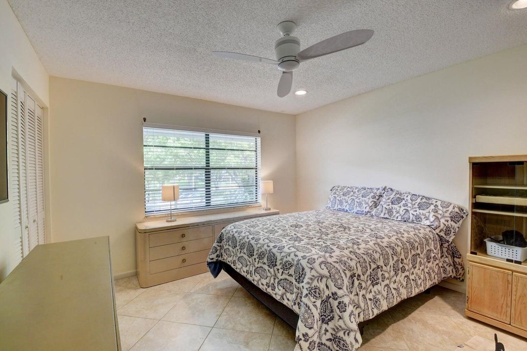 Active With Contract: $5,000 (2 beds, 2 baths, 1383 Square Feet)