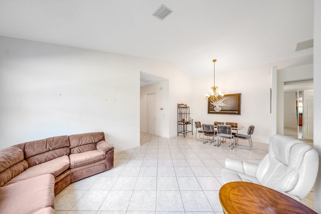 For Sale: $435,000 (3 beds, 2 baths, 1961 Square Feet)