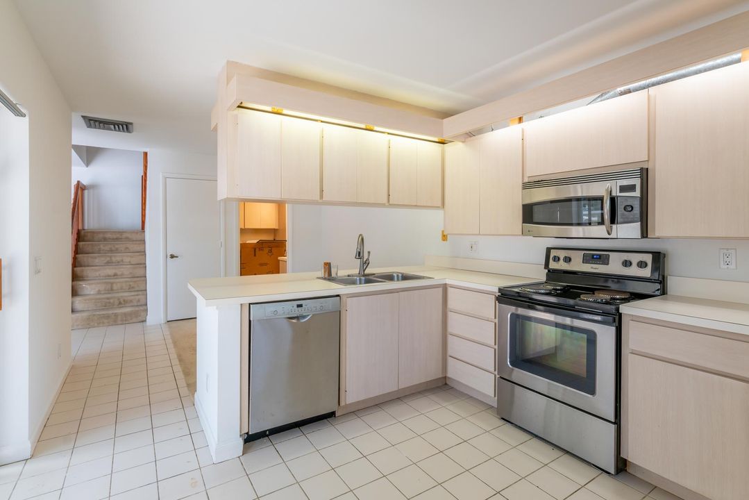 For Sale: $340,000 (2 beds, 2 baths, 1374 Square Feet)