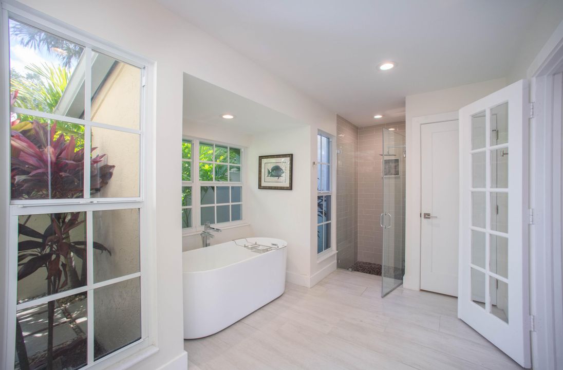 Active With Contract: $1,150,000 (2 beds, 2 baths, 1563 Square Feet)